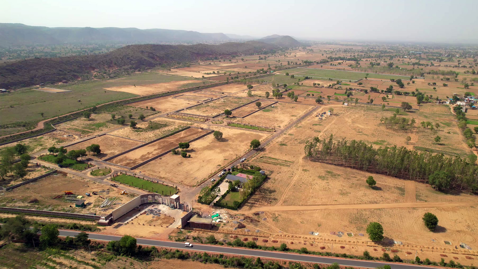 Farm House in Naugaon